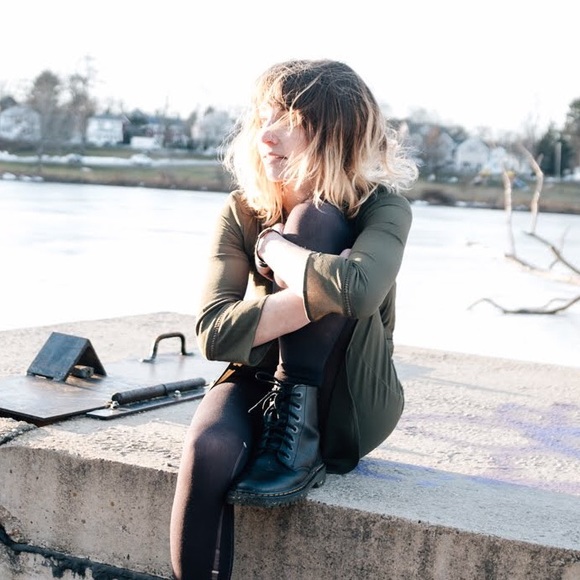 Meet your Posher, Michelle - Picture 1 of 1